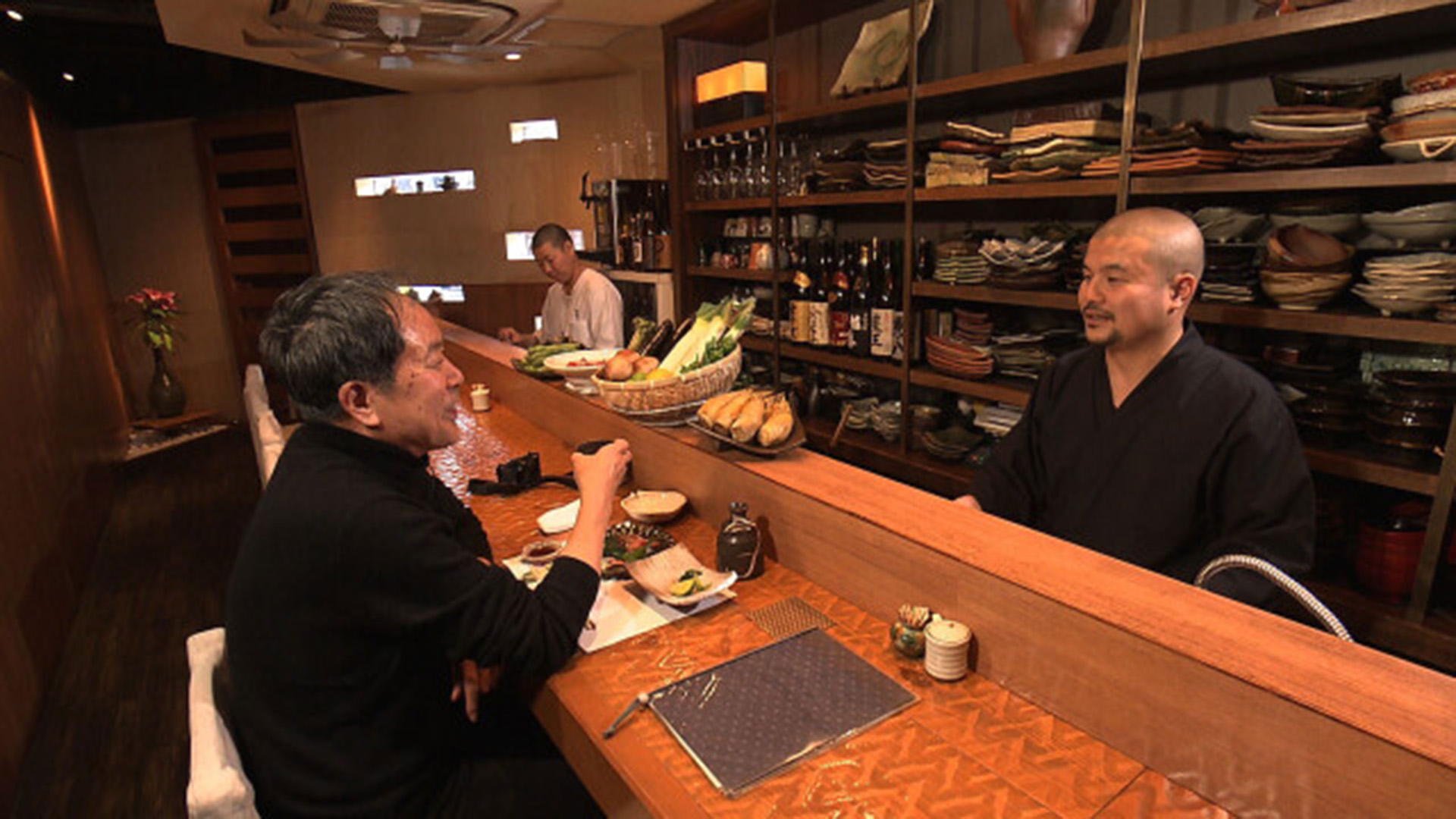 肴のある旅:神戸居酒屋巡回記 第23回 神戸 魚介三昧で銘酒に酔う | 太田和彦のふらり旅 新・居酒屋